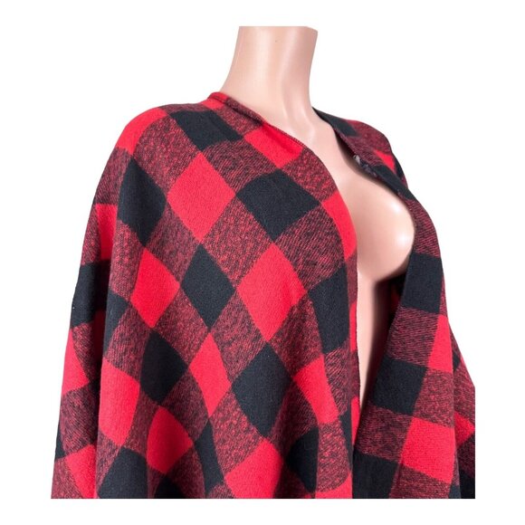 OLD NAVY Cozy Knit Poncho Blanket Scarf -Red-Black Buffalo Plaid -One size NEW - Picture 9 of 11